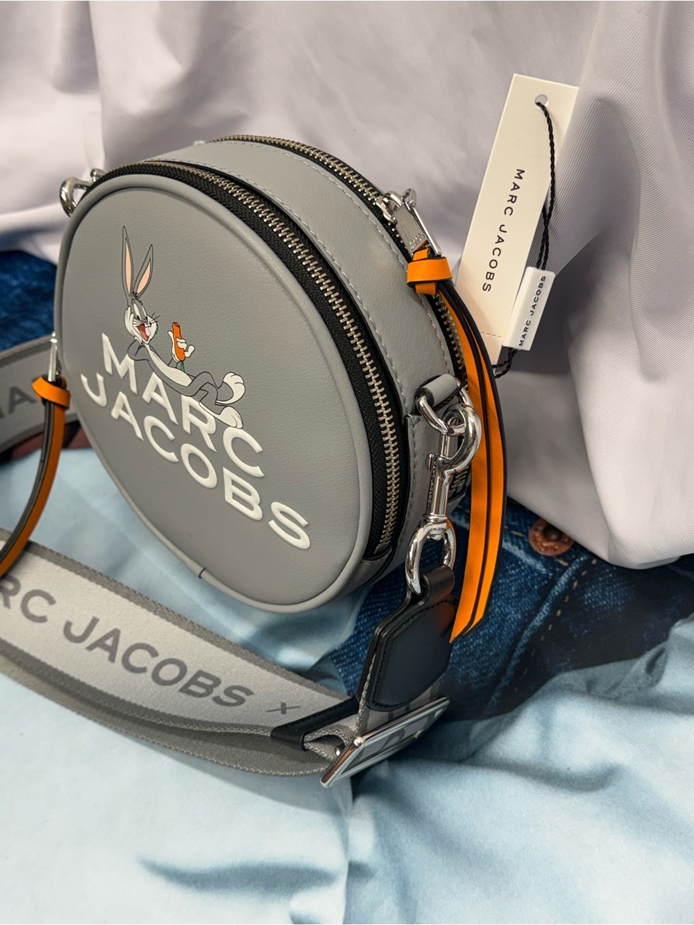 (new+tag) Marc Jacobs x Looney Tunes Bugs Bunny Collaboration Round Crossbody - Picture 5 of 17